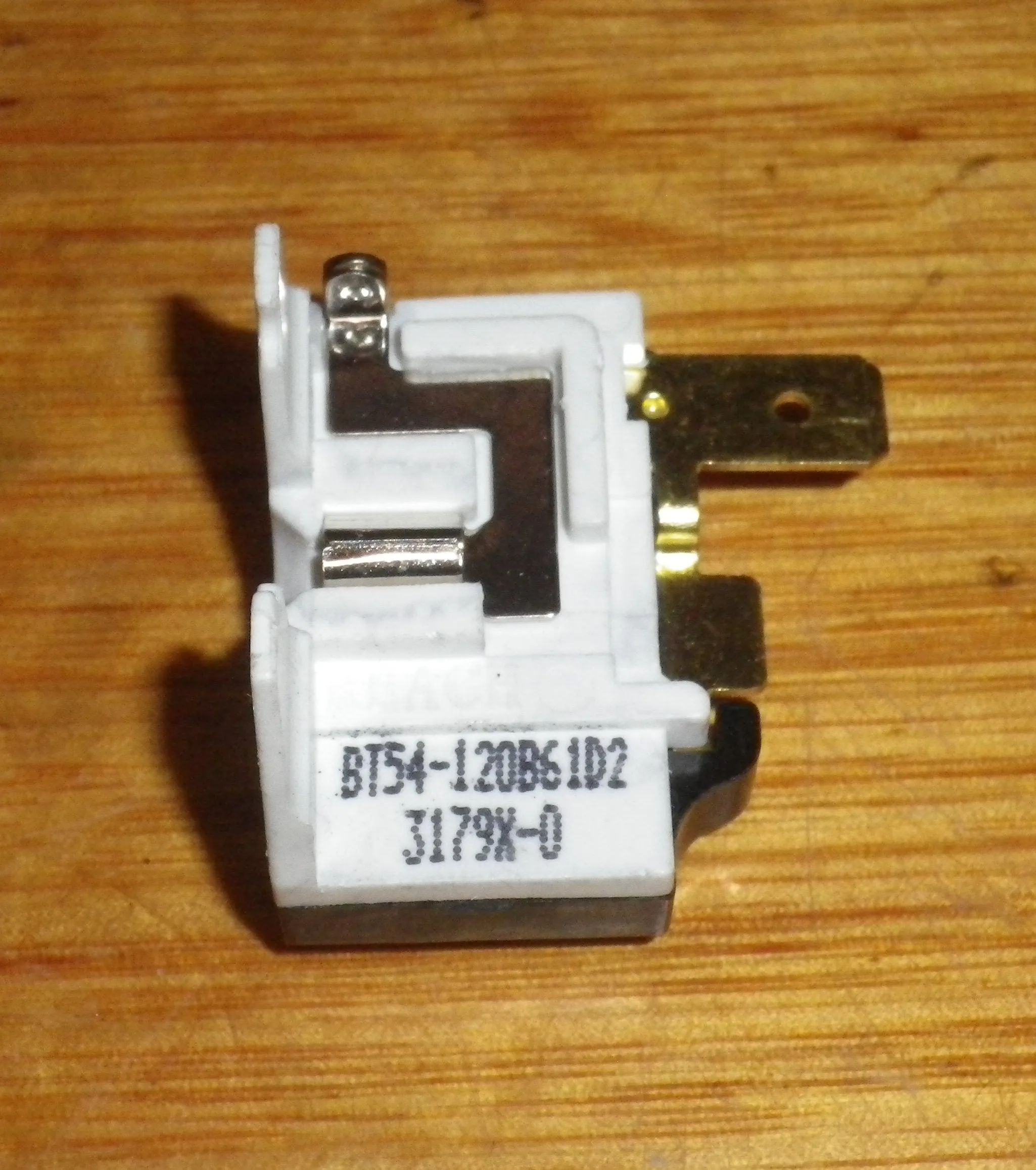 1/4HP Fridge Compressor Overload Cutout - Part # 5100614