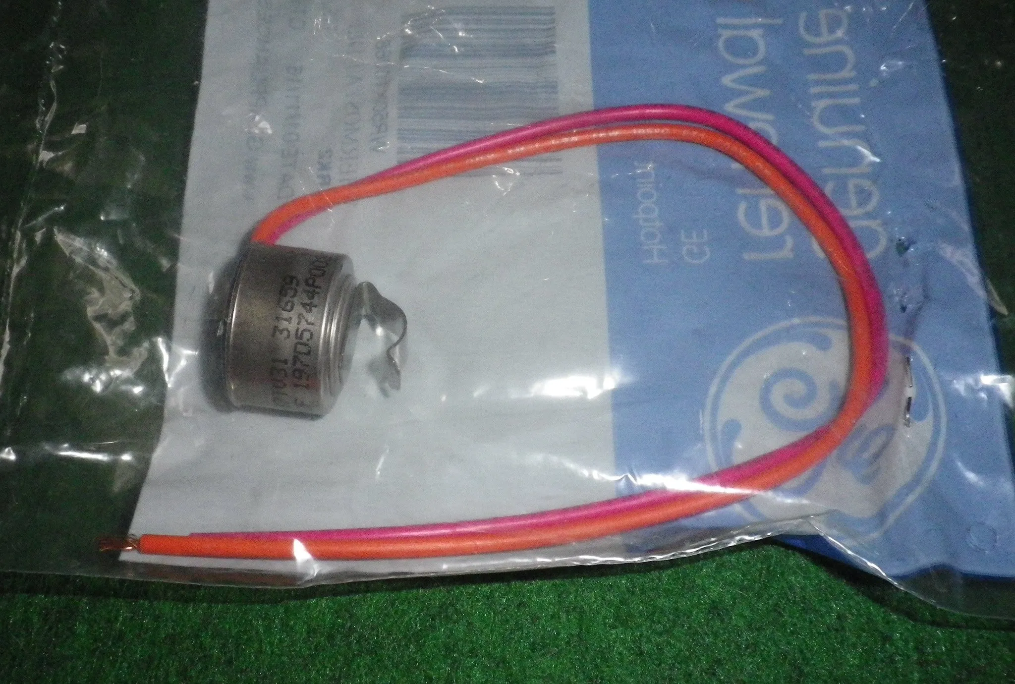 Genuine Defrost Termination Thermostat L140-30F - Part # WR50X10068