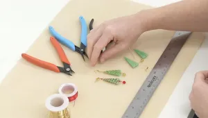 How to Make a Christmas Tree by Wire Wrapping Sea Glass